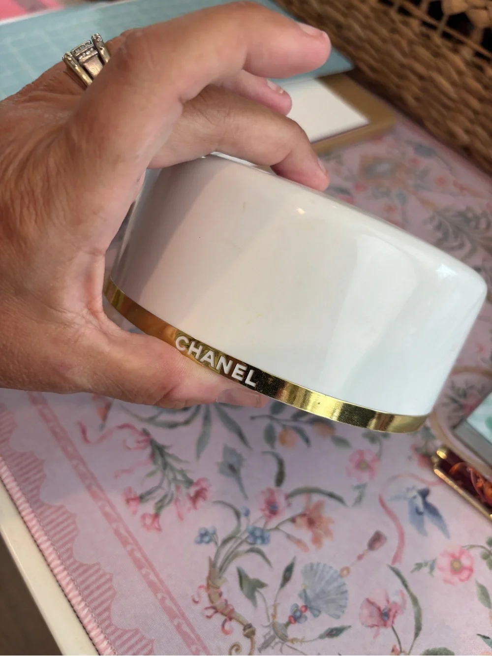 Vintage New CHANEL No 22 Bath Powder (Poudre Après-Bain) -8 oz